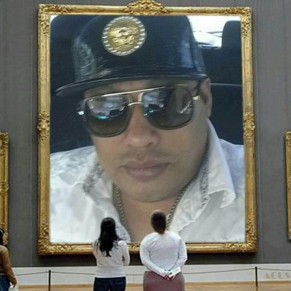 Meet your Posher, Roberto - Picture 1 of 1